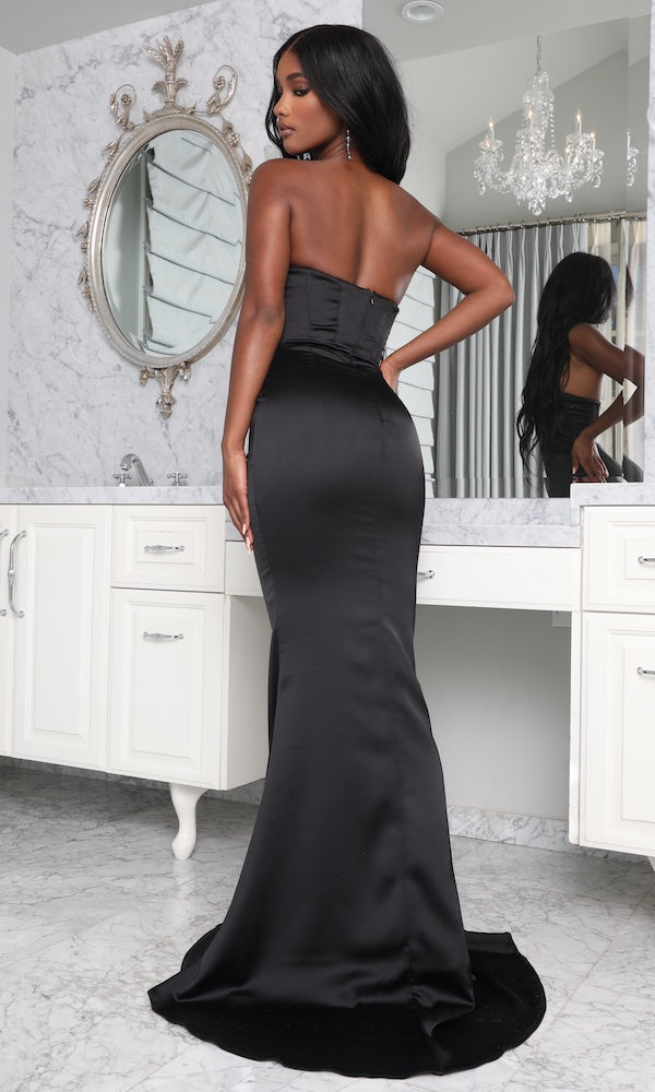 Lana Deep-V Backless Mermaid Satin Evening Gown-Black – Moda Glam Boutique